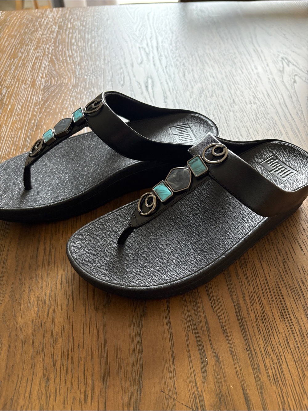 Fitflop All Black Fino Stone Trim Toe-Post Sandals - Picture 4 of 5
